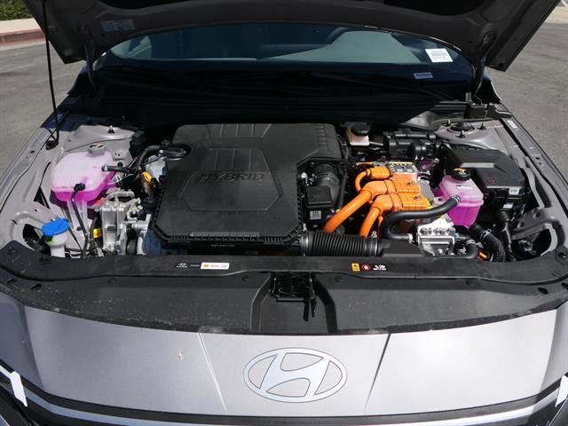 2025 Hyundai ELANTRA HYBRID SEL Sport