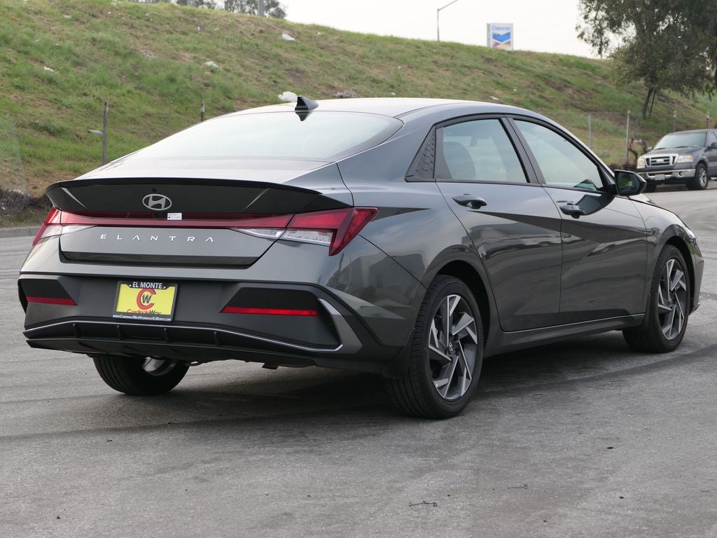2023 Hyundai ELANTRA SEL