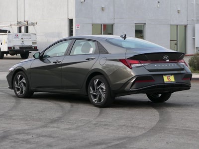 2023 Hyundai ELANTRA SEL
